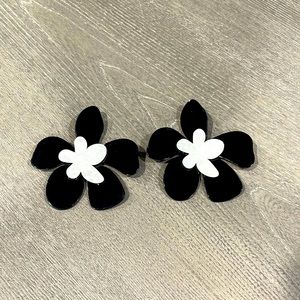 Black and White Petal Flower Earrings (New)